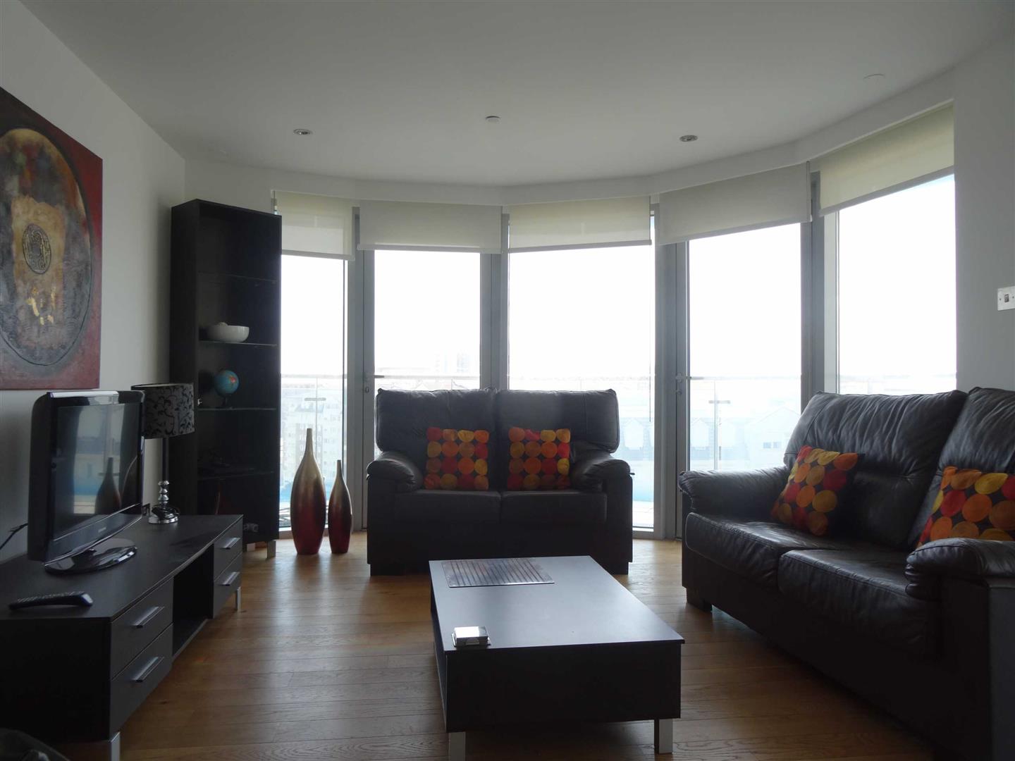 Image of Apartment - 2 Bedrooms - 1 Bathrooms for Rental in Majestic Ocean Plaza-Gibraltar, Image 2